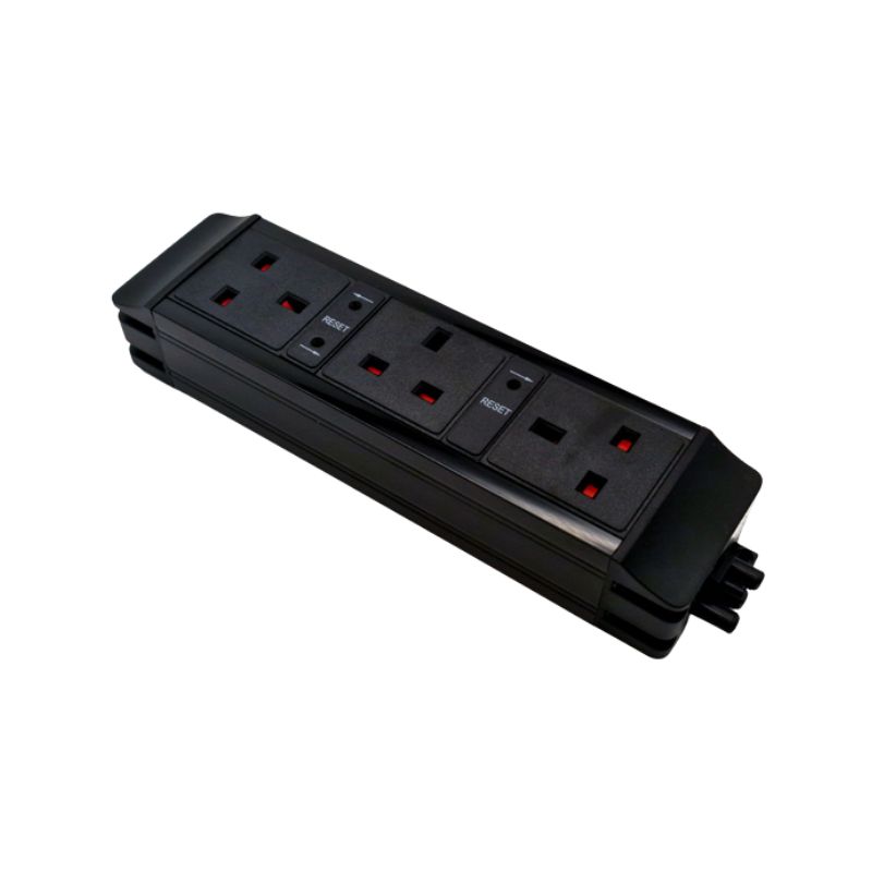 ICON-LINK 3x 3.15A UK  Skts - 3-Pole M In- F/M Out